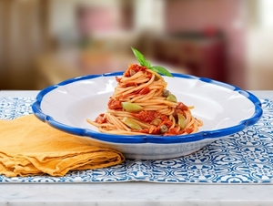 SPAGHETTI WITH GARLIC AND SUN-DRIED TOMATOES